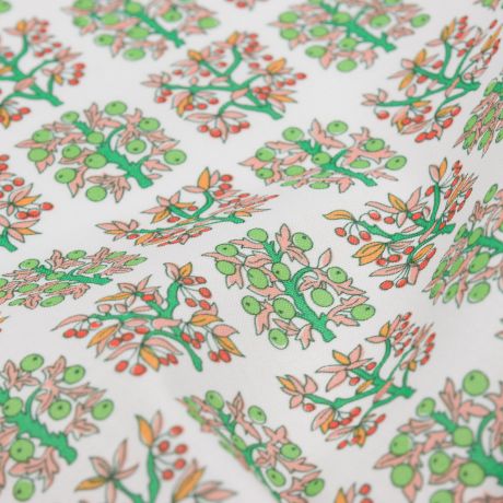 Tissu Liberty Fabrics Patch Gift from the Garden orchard delight