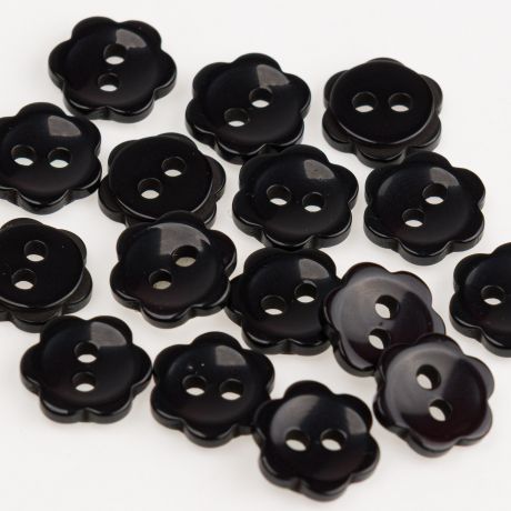 Bouton noir enfant couture fleur nacr�