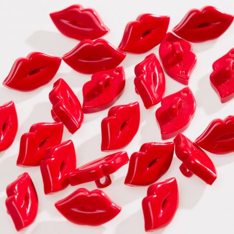 Bouton petite bouche rouge � queue