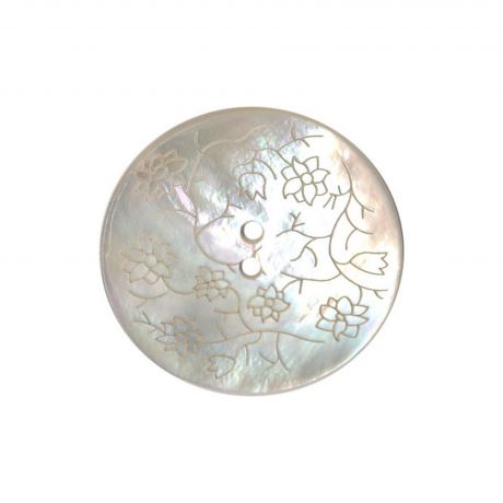 Bouton fantaisie nacre naturelle gravé