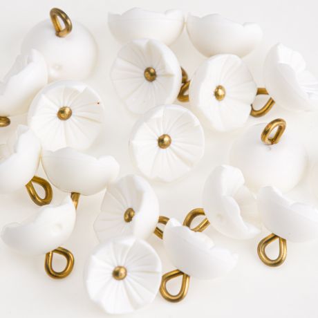 Bouton fleur � anneau